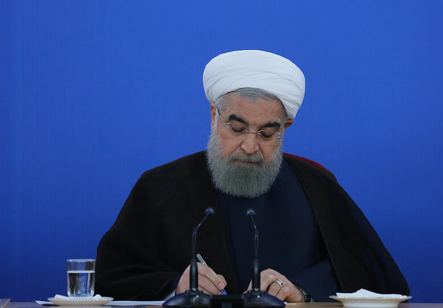 روحانی«قانون اصلاح قانون ممنوعیت بکارگیری بازنشستگان»را ابلاغ کرد